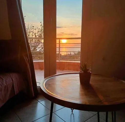 Bayview Bliss Mikrá Mandínia