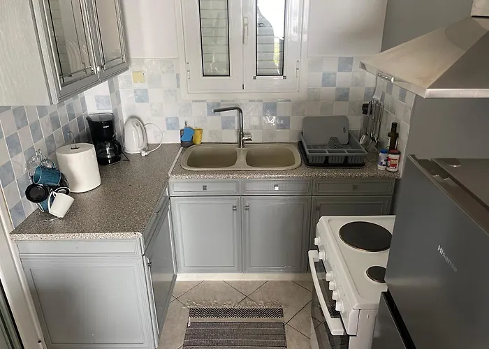 Bayview Bliss * Mikrá Mandínia